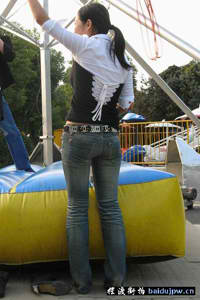 李采潭热情的邻居